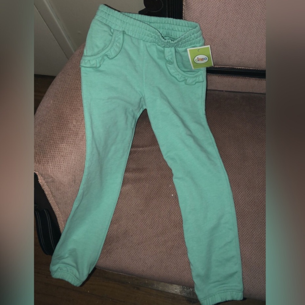 Target brand toddler 5t ruffle joggers ❤️